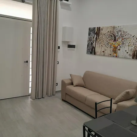 Apartment Caronda House 2